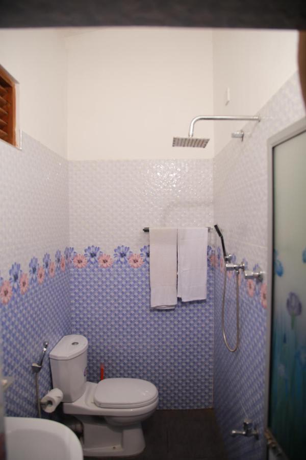 Guruge Guest House Ahangama Bagian luar foto