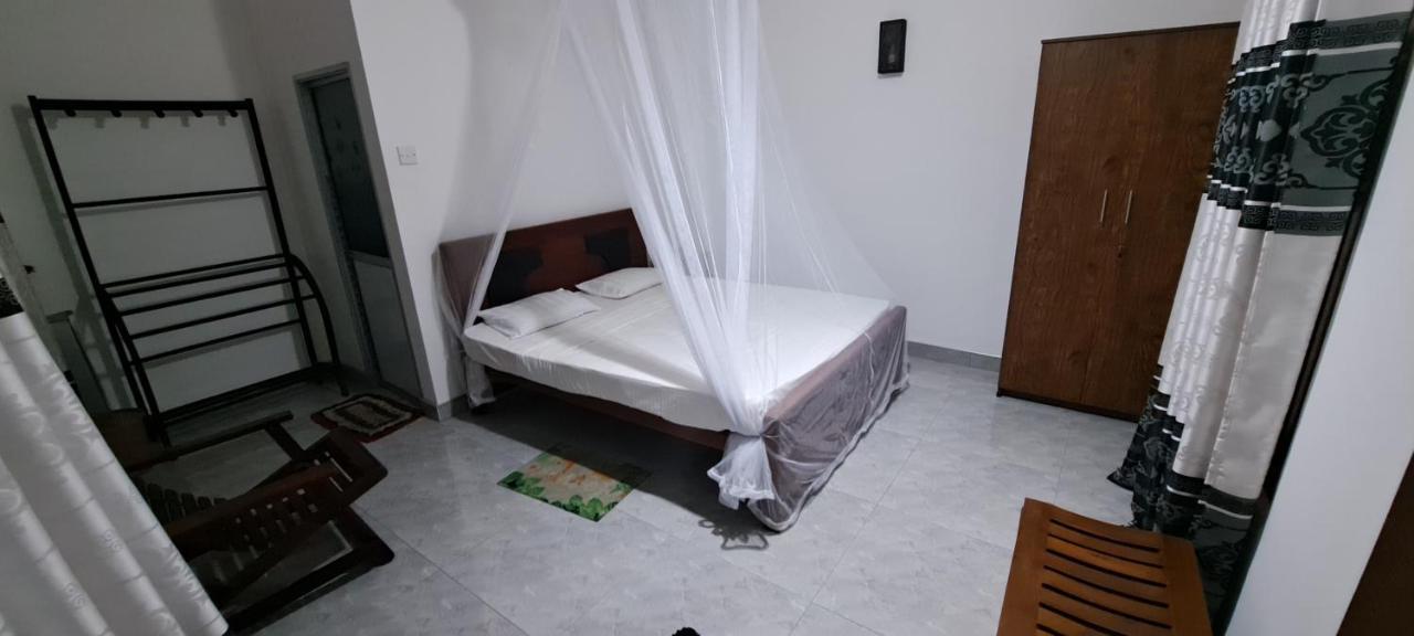Guruge Guest House Ahangama Bagian luar foto